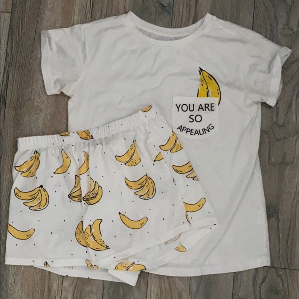 Graphic shirt pajamas set